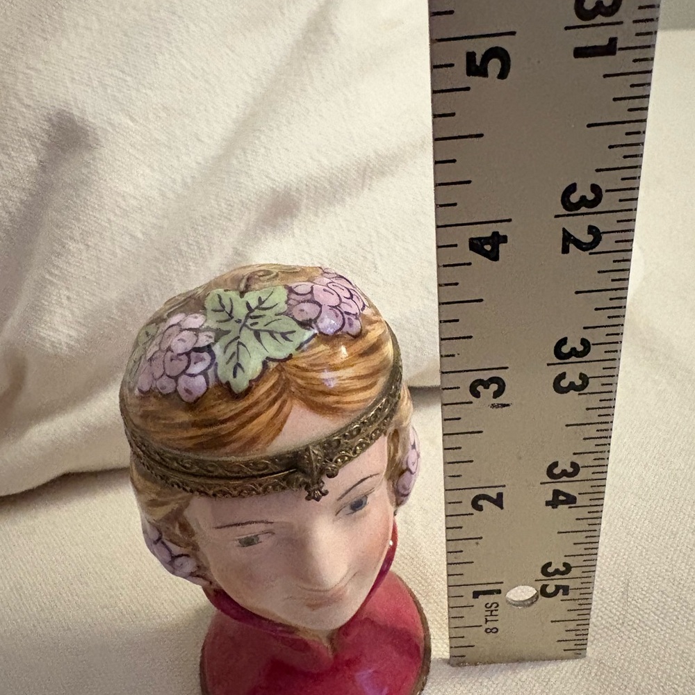 Vintage Limoges Gold-Trimmed Ceramic Lady - Picture 6 of 10